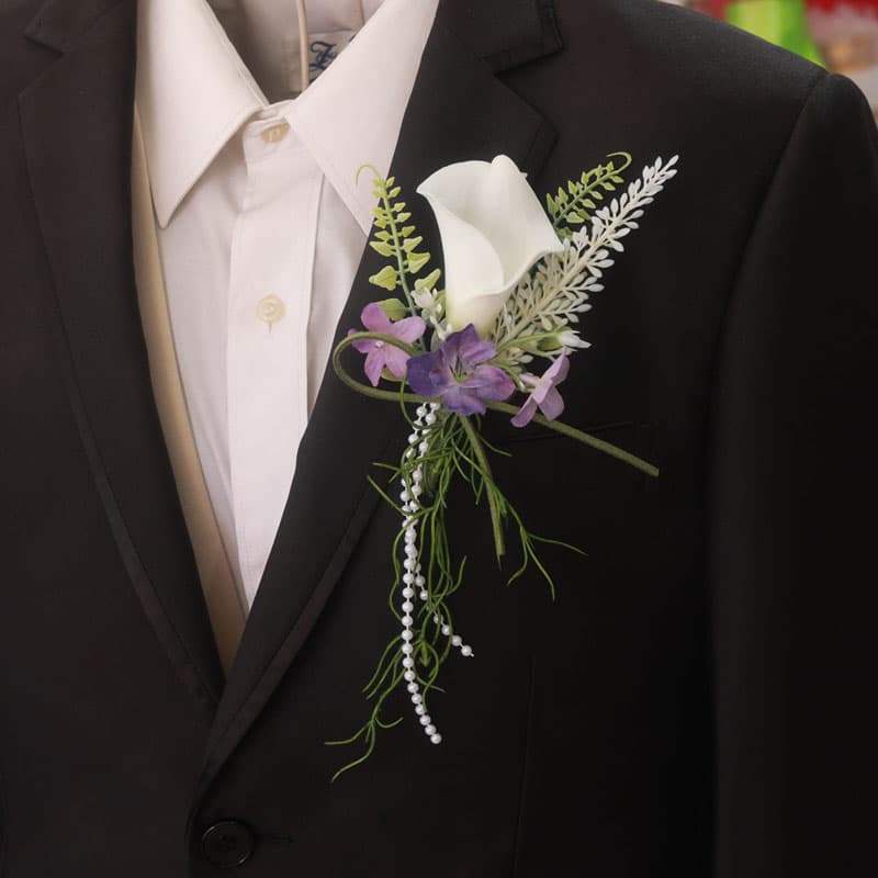 コサージュ 結婚式 優雅なカラーリリィブートニア