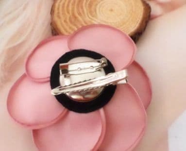 コサージュ 結婚式 上品バラモチーフ胸元華やかコサージュ