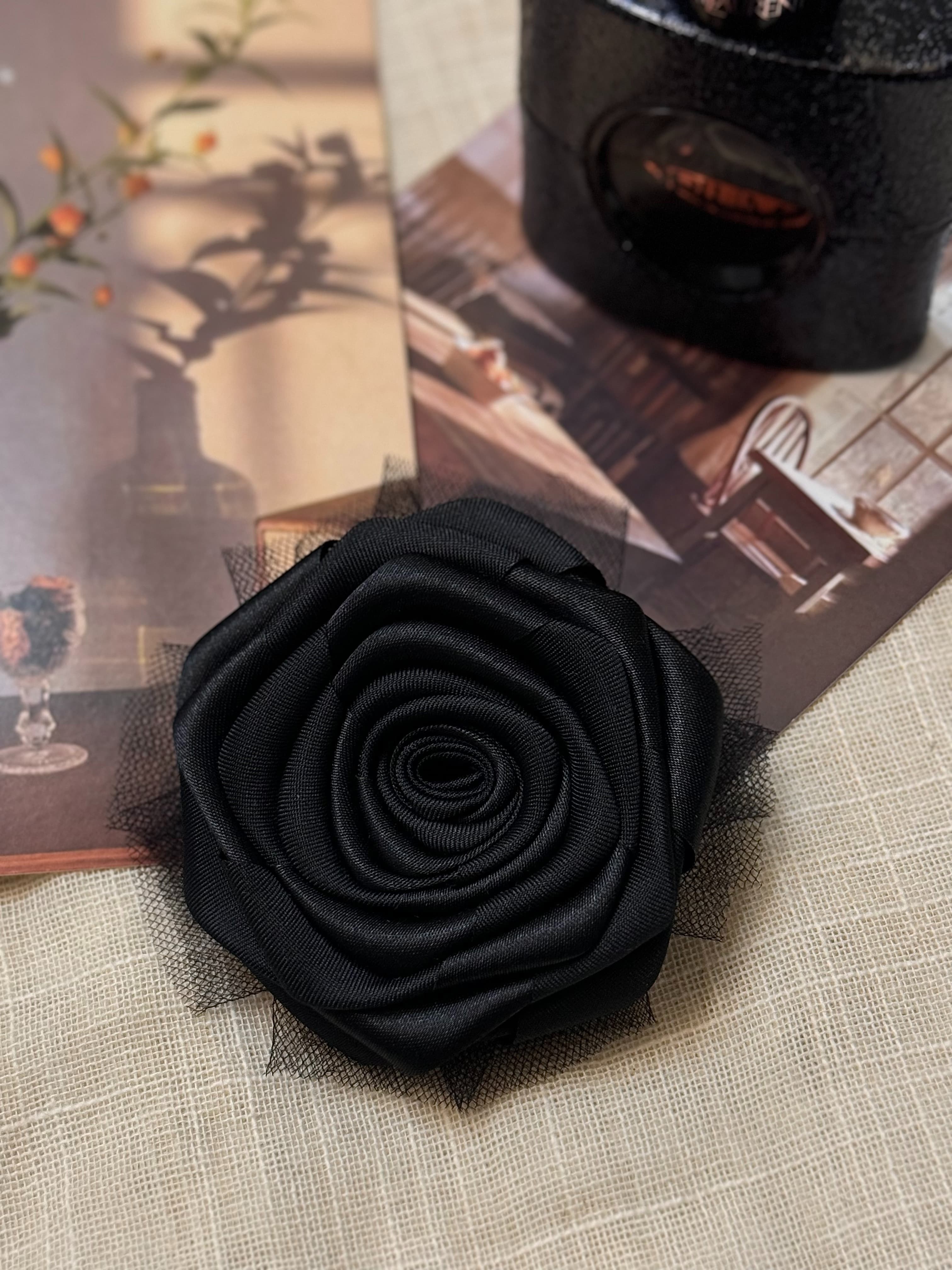 コサージュ 卒業式 艶やか薔薇の胸元飾り