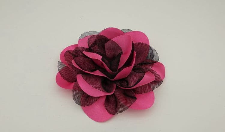 コサージュ 結婚式 上品な花びら重ねコサージュ