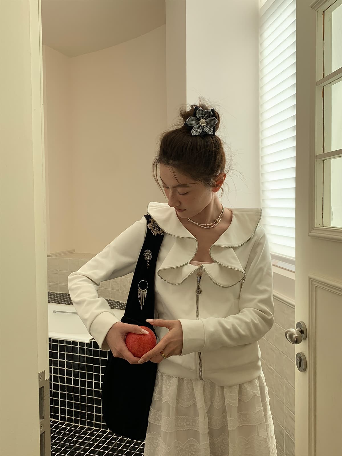 コサージュ 結婚式 花びら舞う優美なコサージュ