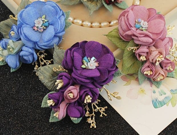 コサージュ 結婚式 花園の輝き 上品な手作りコサージュ