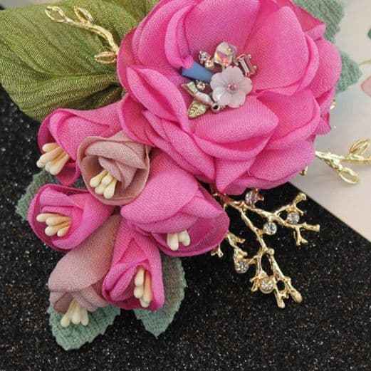 コサージュ 結婚式 花園の輝き 上品な手作りコサージュ