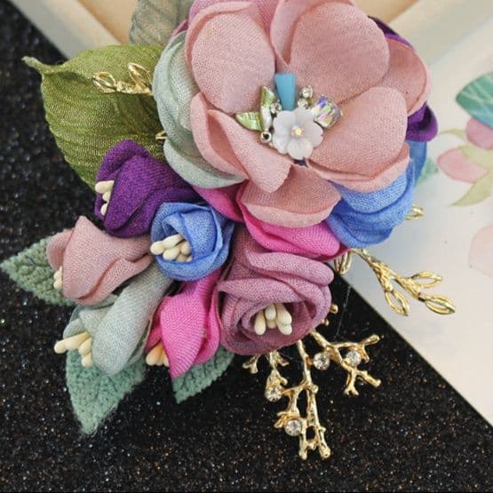コサージュ 結婚式 花園の輝き 上品な手作りコサージュ