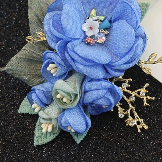 コサージュ 結婚式 花園の輝き 上品な手作りコサージュ