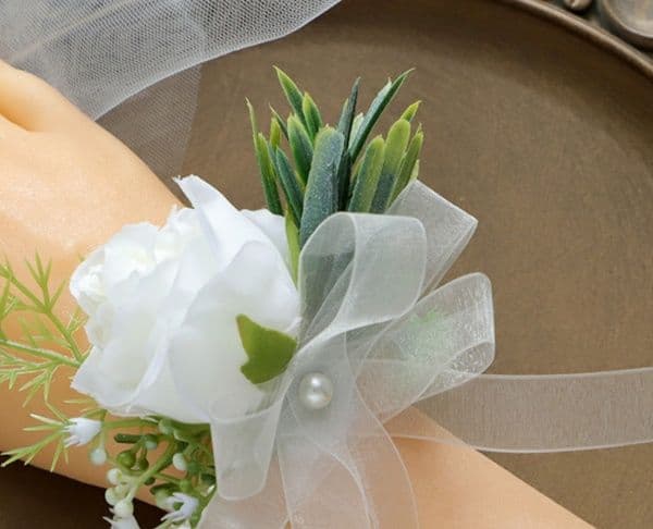 コサージュ 入学式 上品な白薔薇の清楚コサージュ