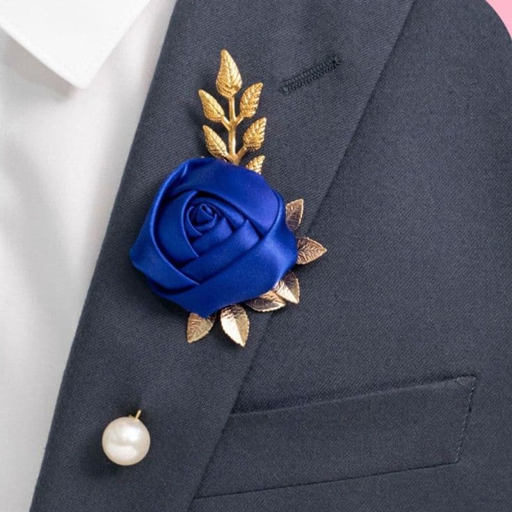 コサージュ 薔薇と金葉に揺れる一粒パール付き 結婚式