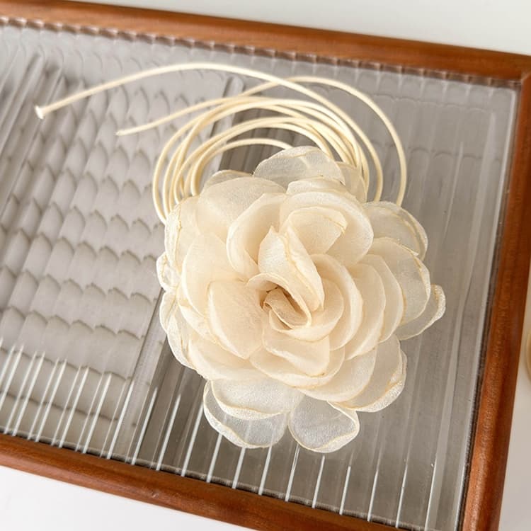 コサージュ しなやか花びらのローズコサージュ