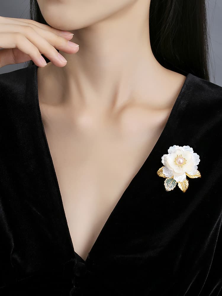 コサージュ 入学式 花宝華 真珠輝くシェル花蕾