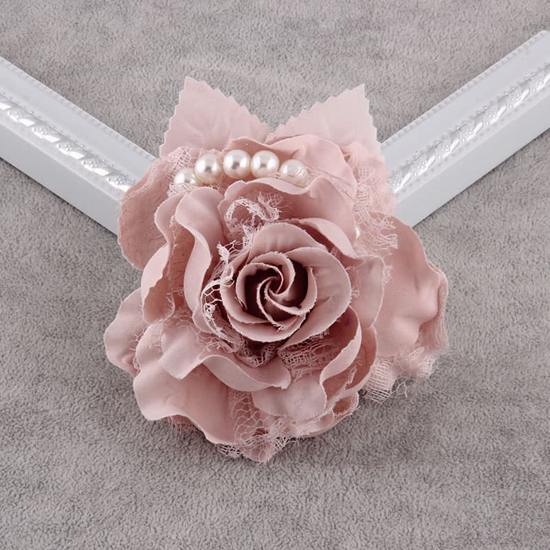 コサージュ 結婚式 薔薇とパール飾りの上品な花束風コサージュ