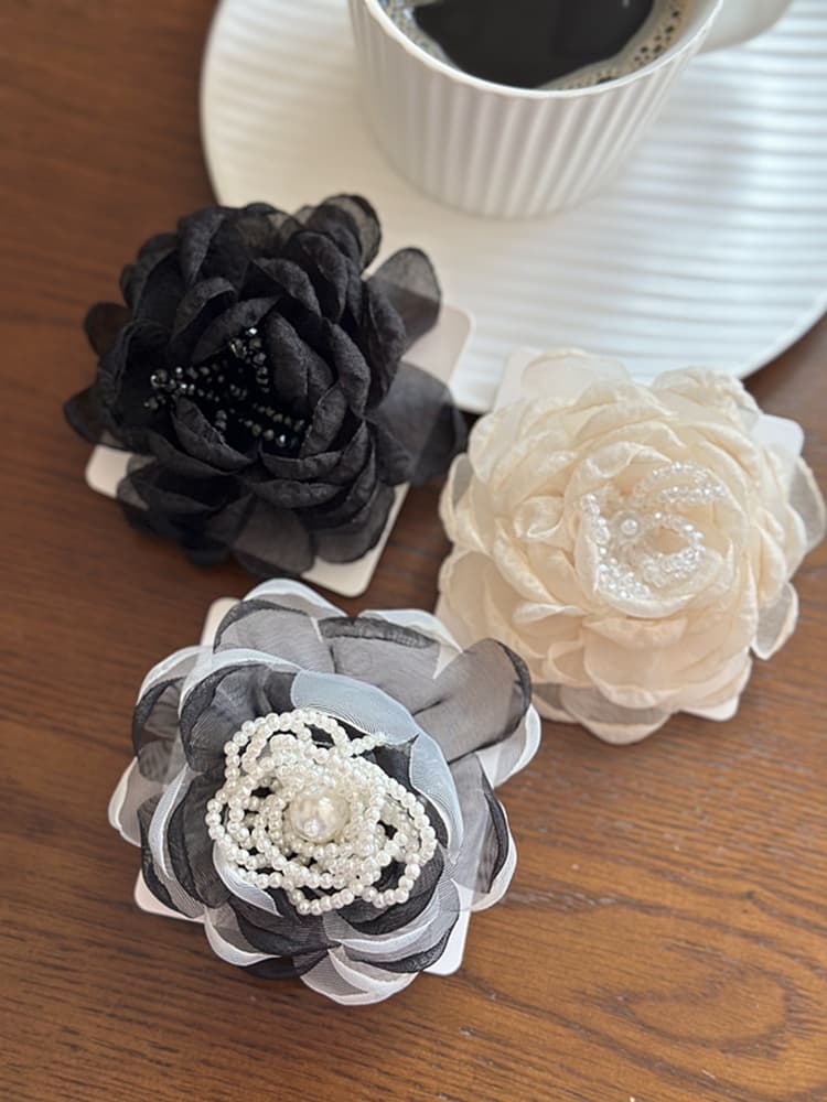 コサージュ 入学式 華やか花びら重ね ふわり咲く布花コサージュ