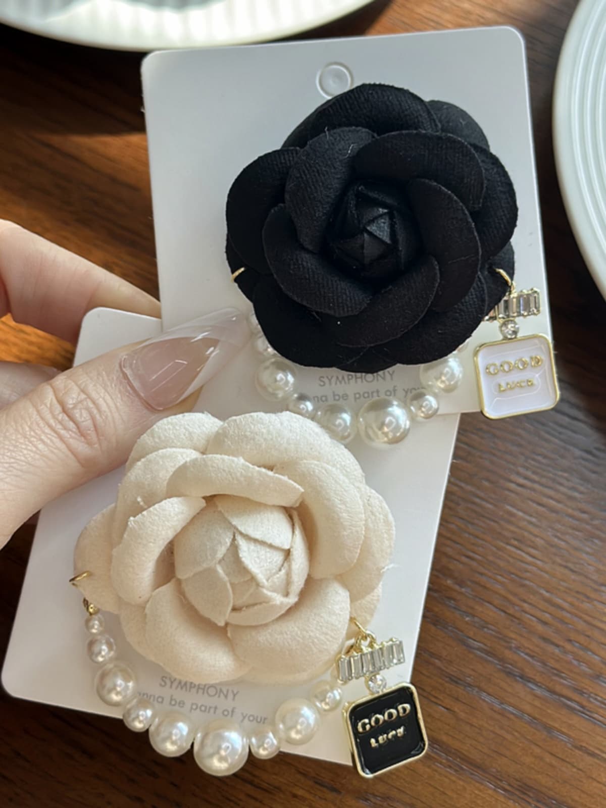 コサージュ 卒園式 上品花咲くパールブローチ 卒の祝福