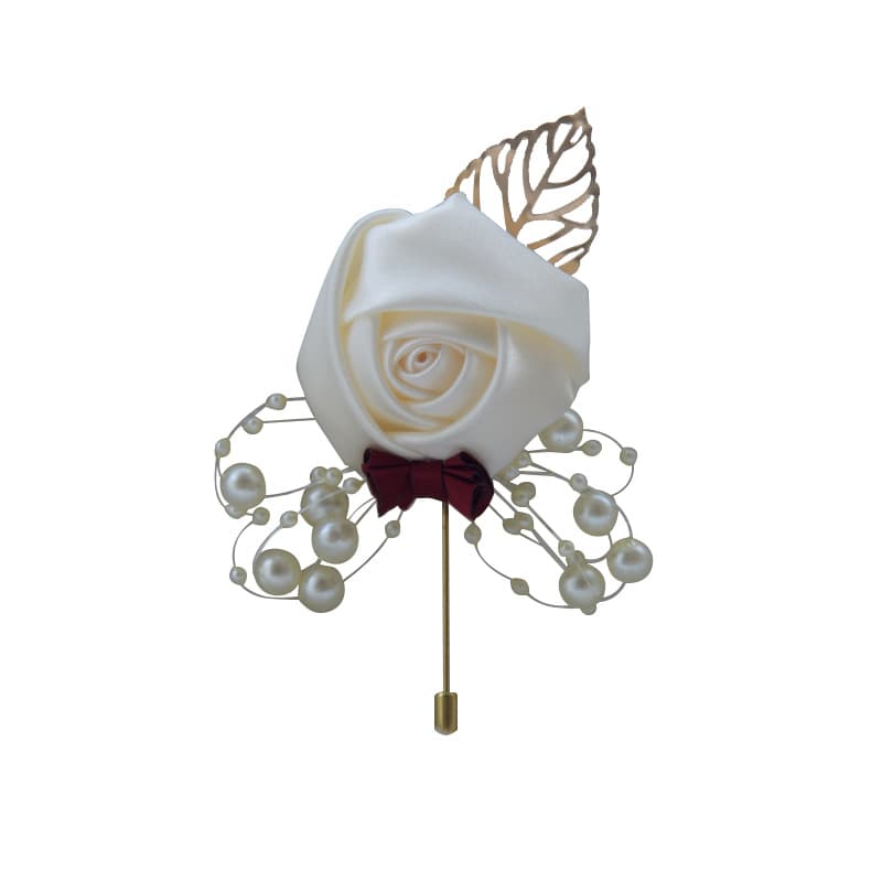 薔薇と真珠の上品なピン式コサージュ