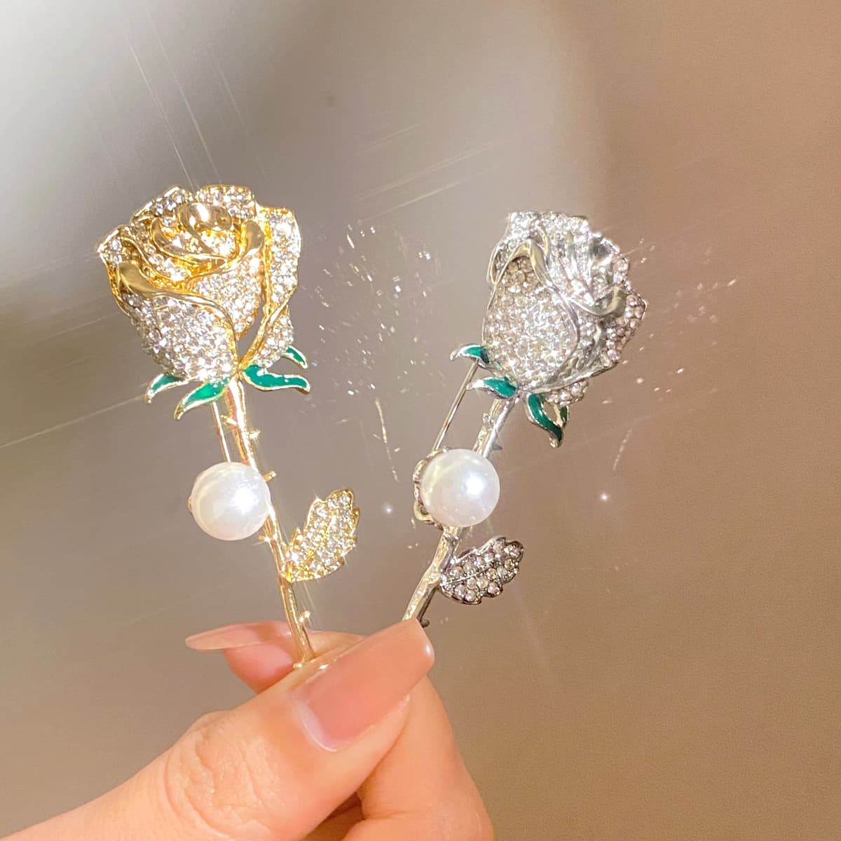 コサージュ 煌めきの薔薇 パールコサージュ