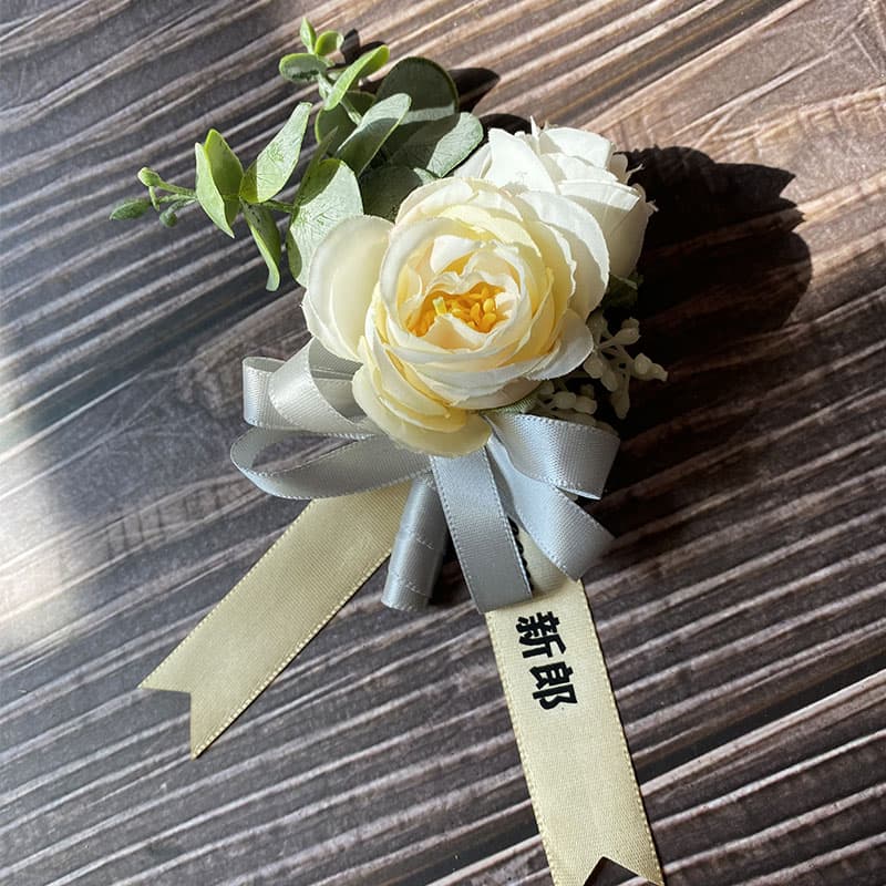 コサージュ 優美なる花嫁の胸元コサージュ