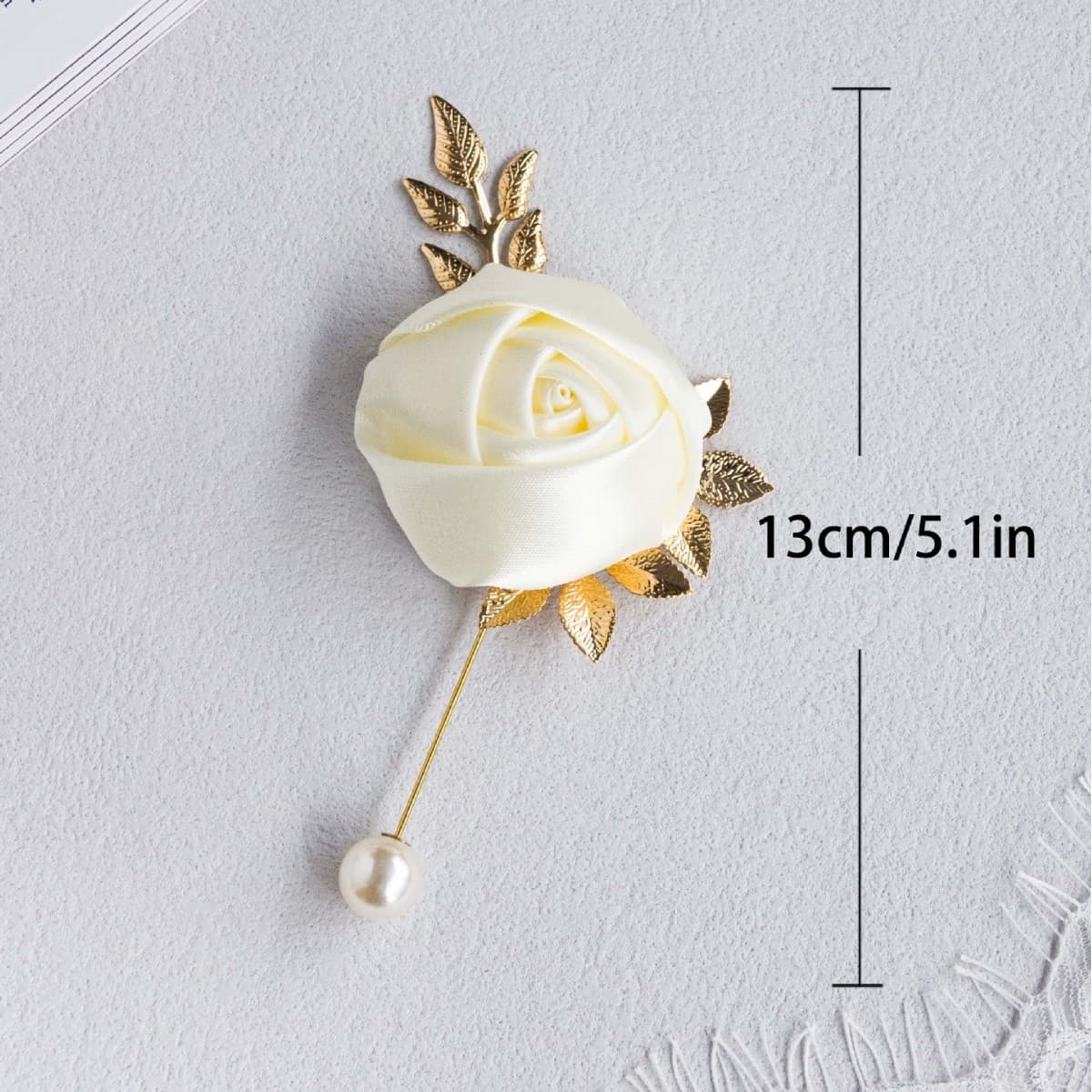 コサージュ 薔薇と金葉に揺れる一粒パール付き 結婚式
