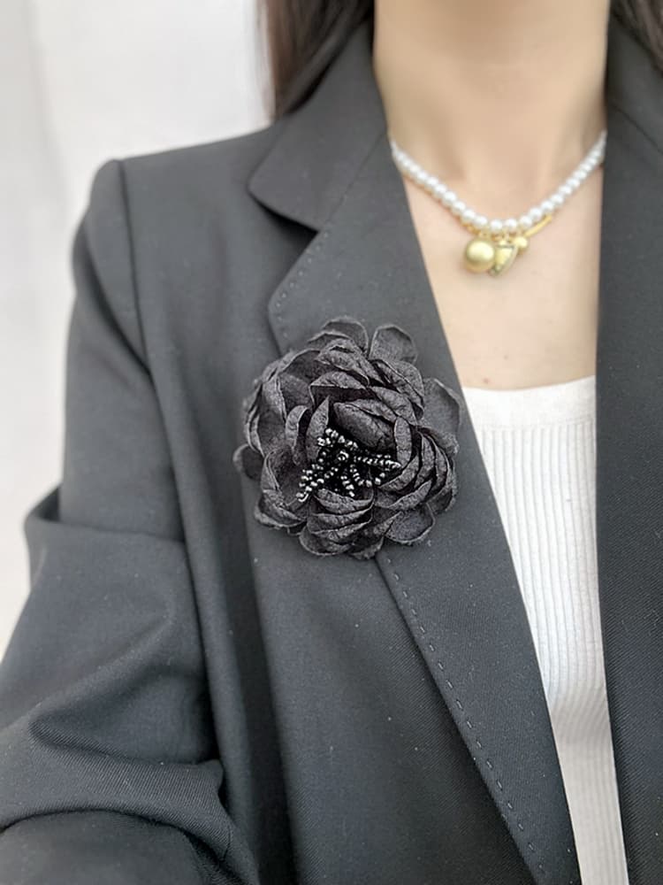 コサージュ 入学式 華やか花びら重ね ふわり咲く布花コサージュ
