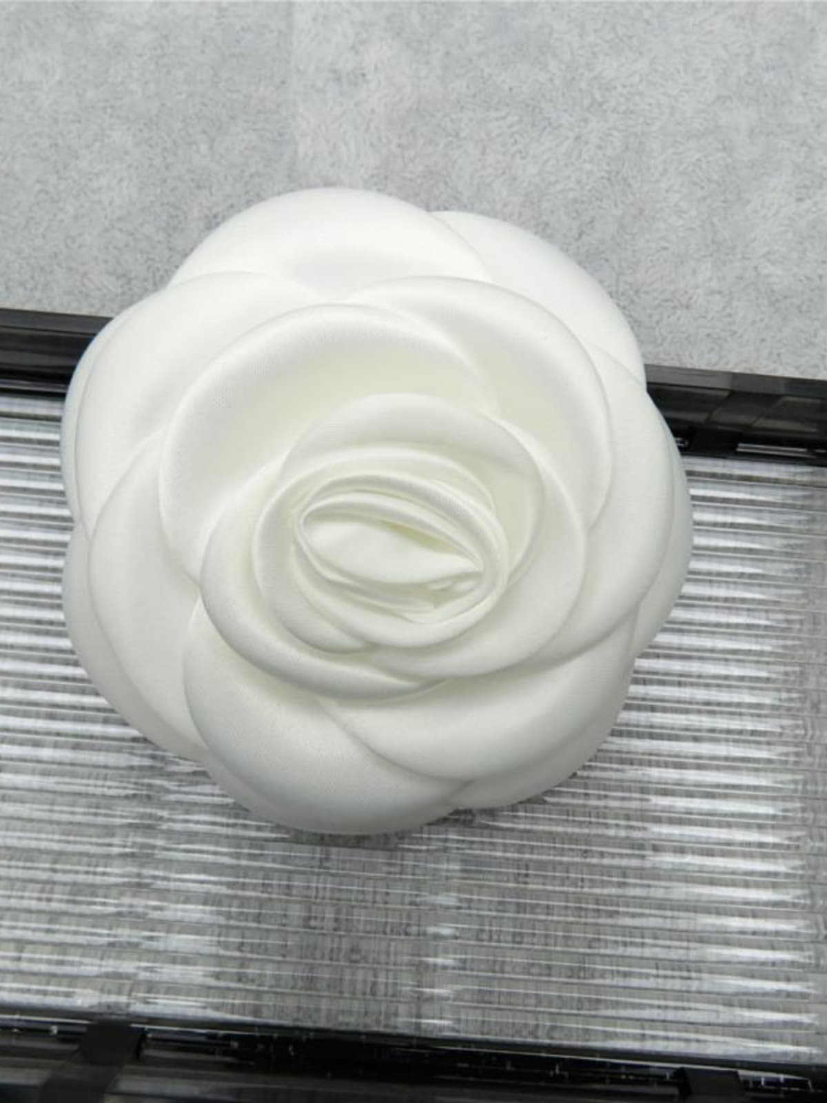 コサージュ 入学式 優美な薔薇のコサージュ